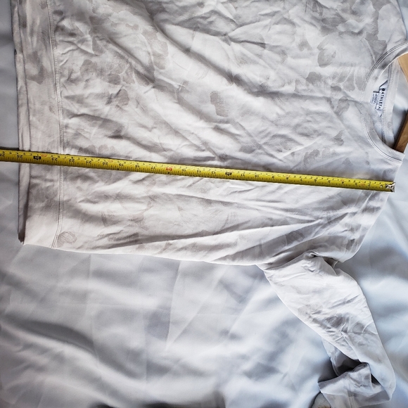 Athleta Luxe Balance Printed Pullover Sweatshirt Grey Chakra Floral Buff Small - Picture 6 of 10